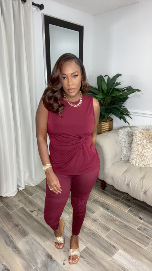 “Knottsbury” set